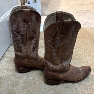 Idyllwind Brown Heeled Boots